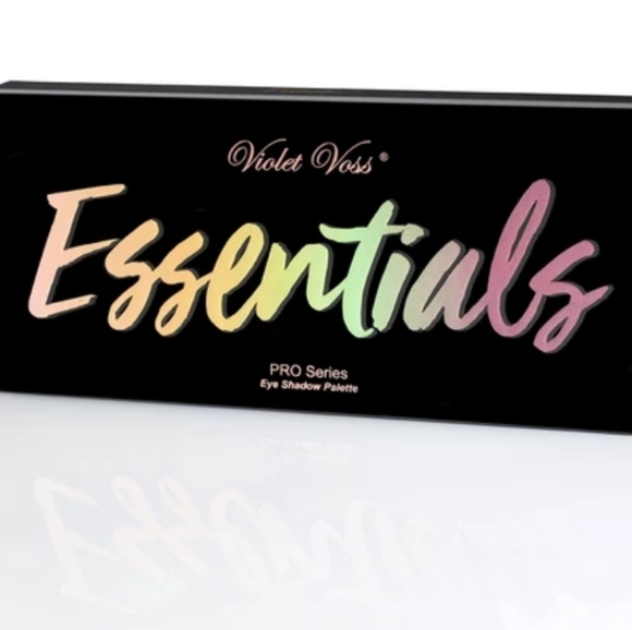 Essentials Eye Shadow Palette - Picture 1 of 3